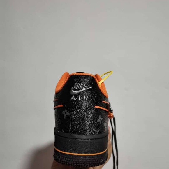 Air Force 1 - Picture 3 of 6